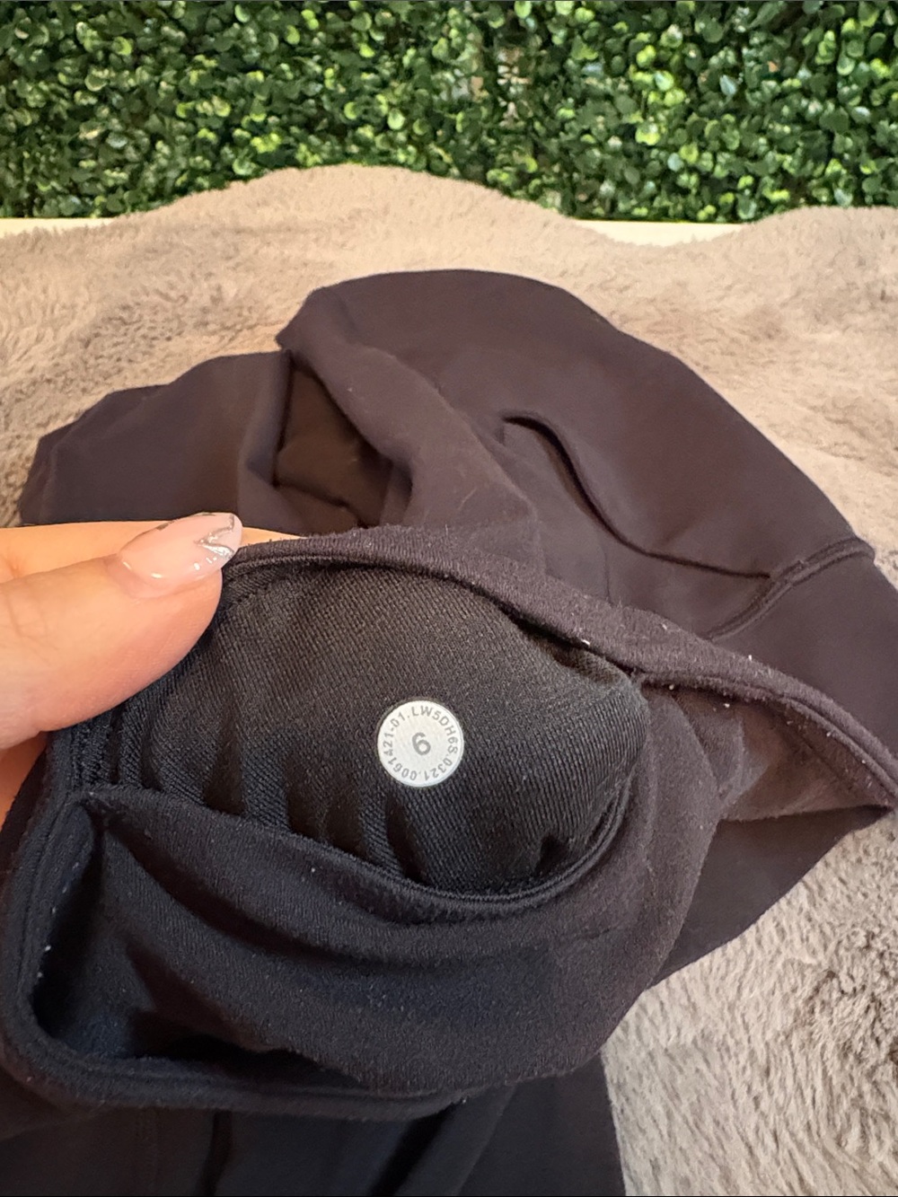 lululemon athletica Black 25” Align Jogger Pants Size 6 - Picture 4 of 5
